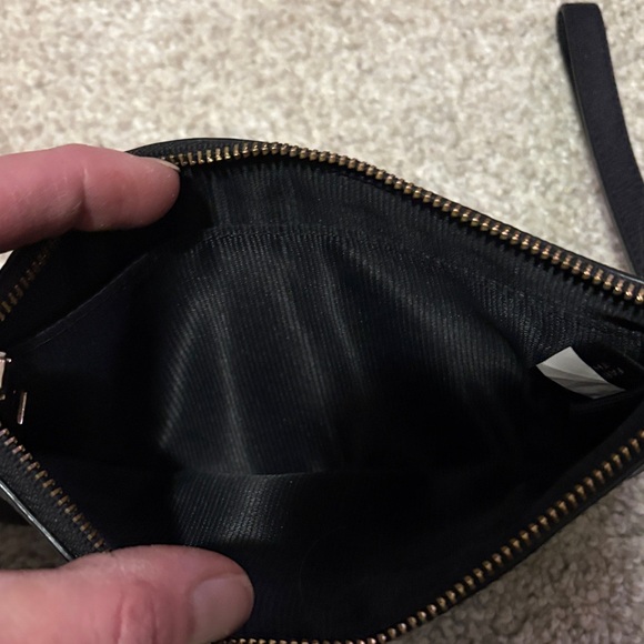 Nwot Coach Black pebbled leather  Textured Wristlet - Picture 8 of 14